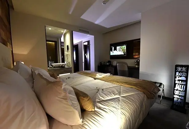 Basic Tek Büyük Yataklı Oda