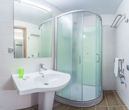 Business Tek Büyük Yataklı Oda