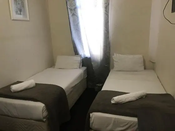 Üç Kişilik Oda