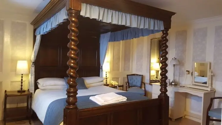 Tek Büyük Yataklı Oda