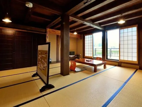 Oda (Japanese Western Style, Hagoromo)