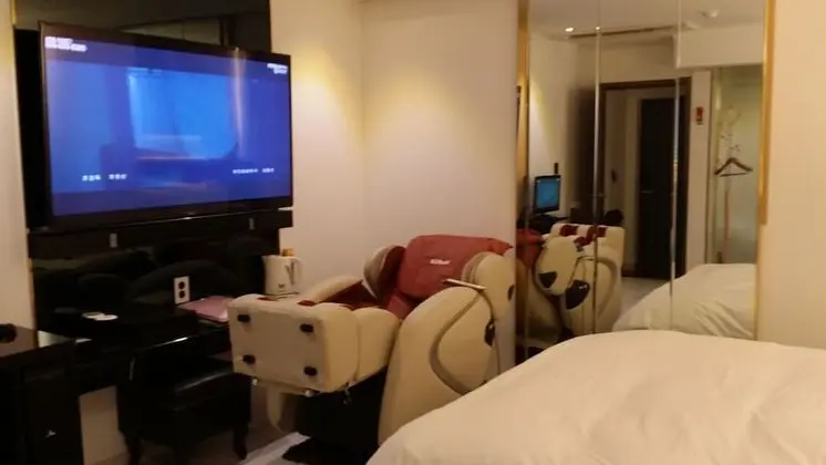 Premium Tek Büyük Yataklı Oda (Single whirlpool spa & Massage chair)