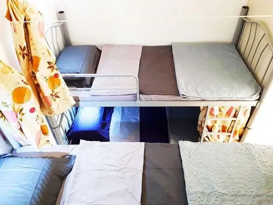 Ortak Ranzalı Oda, Birden Çok Yatak, Ortak Banyo