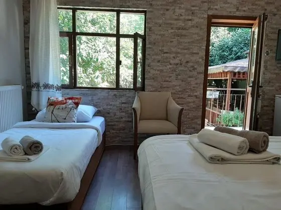 Aile Odası, Bahçe Manzaralı