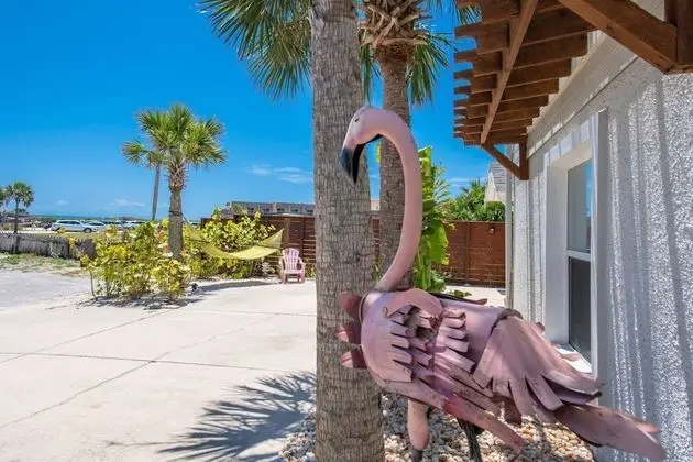 Ev (Butler Beach Bungalow)