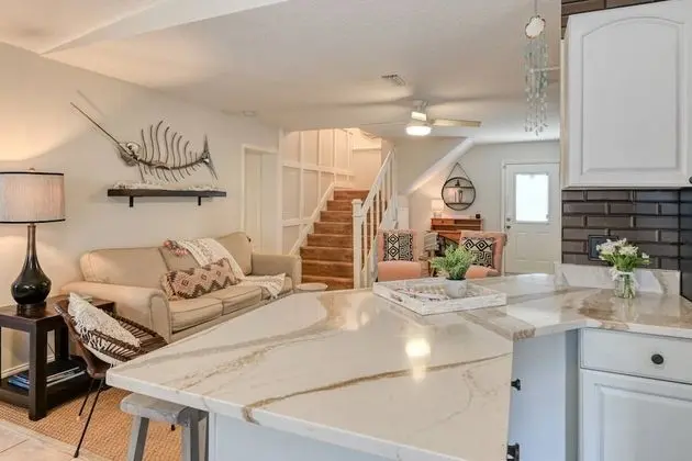 Ev (Butler Beach Bungalow)