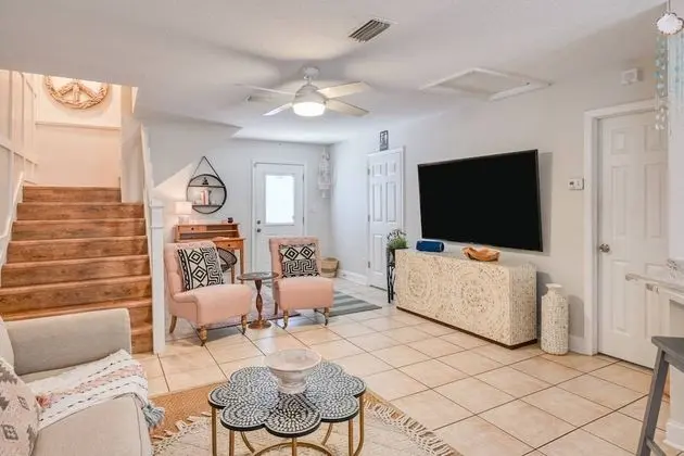 Ev (Butler Beach Bungalow)