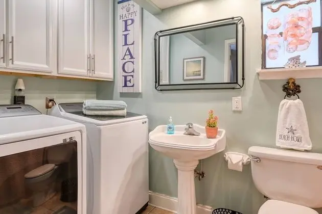 Ev (Butler Beach Bungalow)