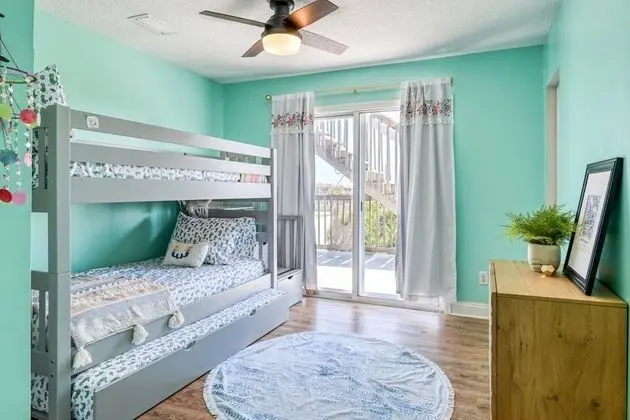 Ev (Butler Beach Bungalow)