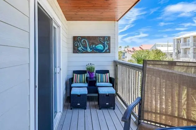 Ev (Butler Beach Bungalow)