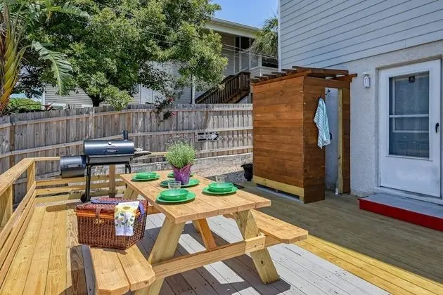 Ev (Butler Beach Bungalow)