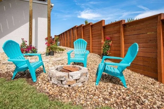 Ev (Butler Beach Bungalow)