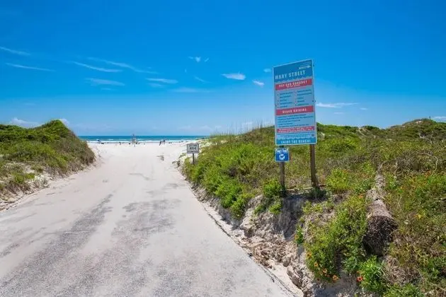 Ev (Butler Beach Bungalow)