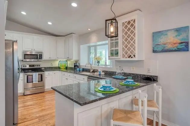 Ev (Chiquita Sun House)