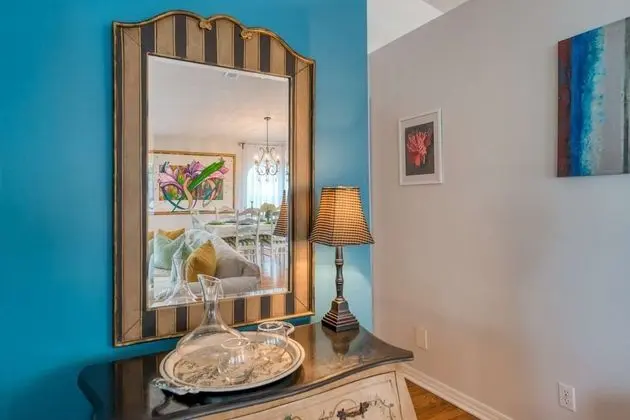 Ev (Chiquita Sun House)