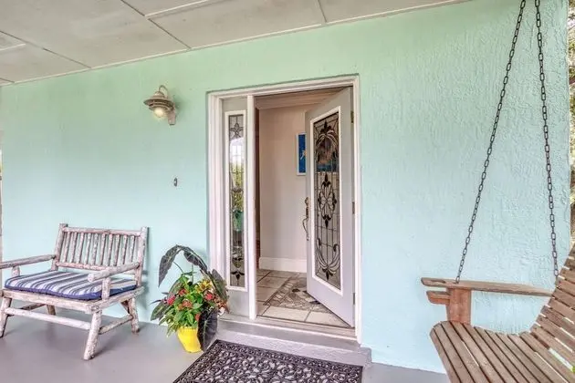 Ev (Chiquita Sun House)