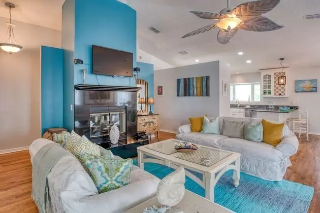 Ev (Chiquita Sun House)