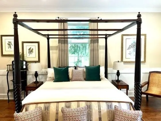 Luxury Oda