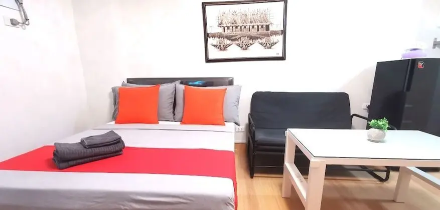 Butler's BnB (E) @ Trees Residences