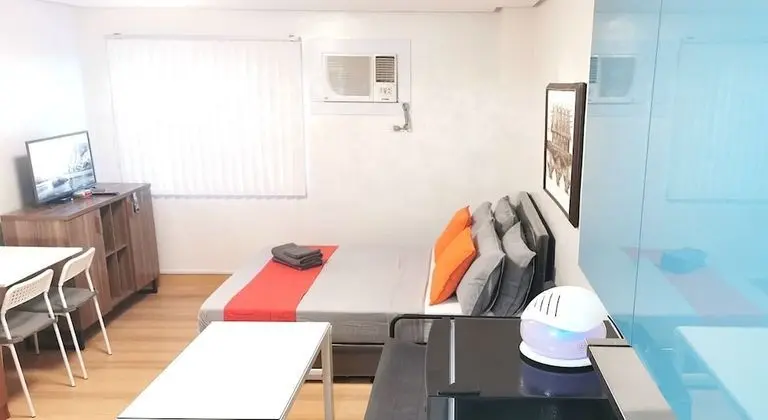 Butler's BnB (E) @ Trees Residences