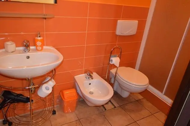 Tek Büyük veya İki Ayrı Yataklı Oda (Arancio)
