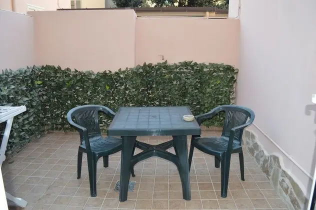 Tek Büyük veya İki Ayrı Yataklı Oda, Veranda (Fuxia)