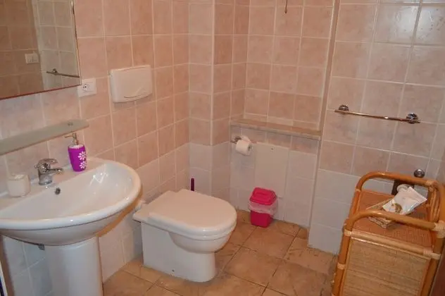 Tek Büyük veya İki Ayrı Yataklı Oda, Veranda (Fuxia)
