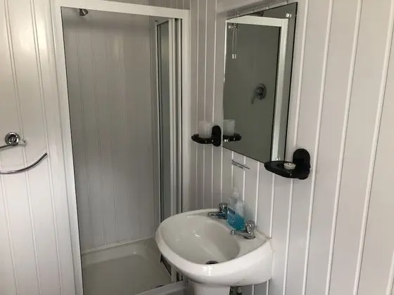İki Ayrı Yataklı Oda, Banyolu/Duşlu
