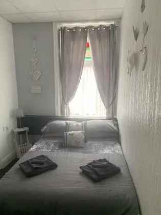 Tek Büyük Yataklı Oda, Banyolu/Duşlu