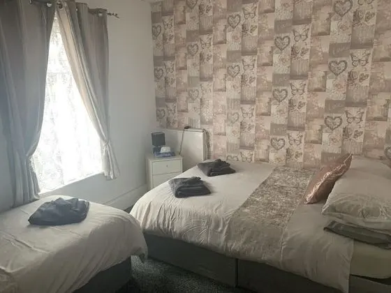 Üç Kişilik Oda, Banyolu/Duşlu