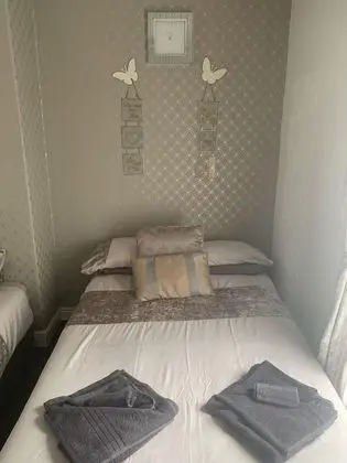 Üç Kişilik Oda, Banyolu/Duşlu