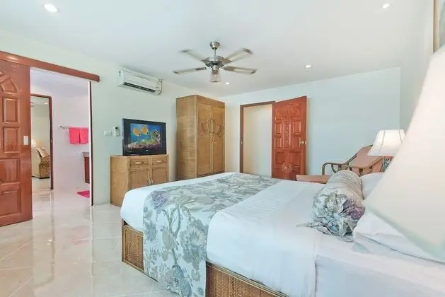 POOL VILLA