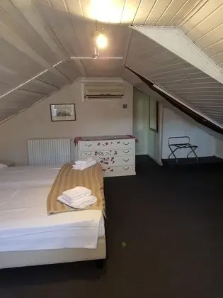 Tek Büyük veya İki Ayrı Yataklı Oda
