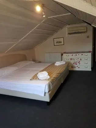 Tek Büyük veya İki Ayrı Yataklı Oda
