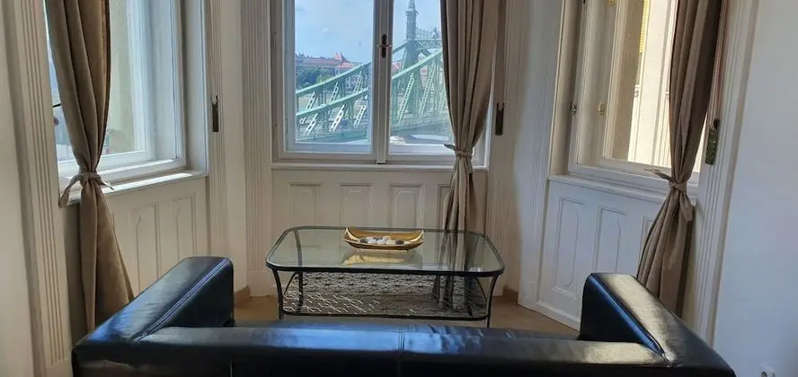 Superior Tek Büyük veya İki Ayrı Yataklı Oda, Nehir Manzaralı