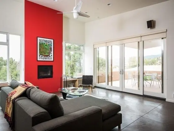 Ev (Butterfly House - Spectacular Modern )