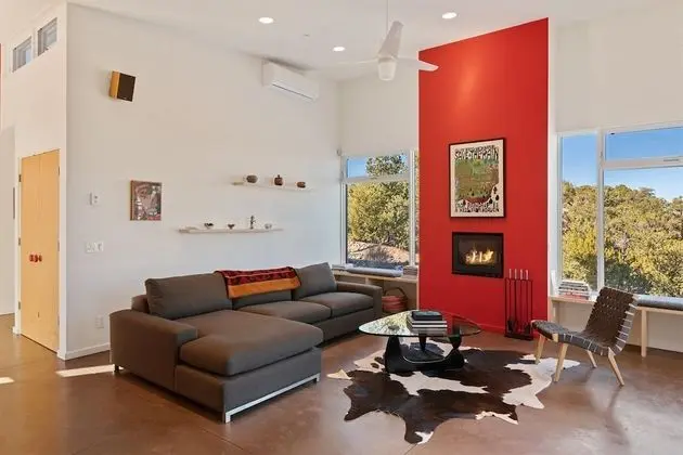 Ev (Butterfly House - Spectacular Modern )