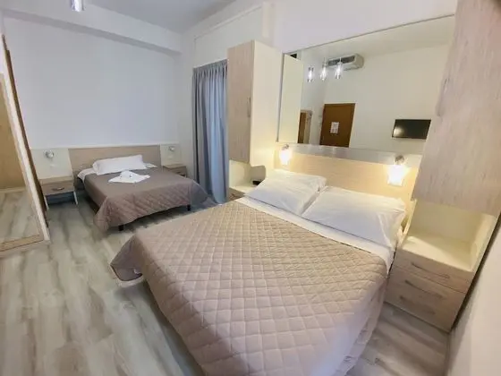 Üç Kişilik Oda