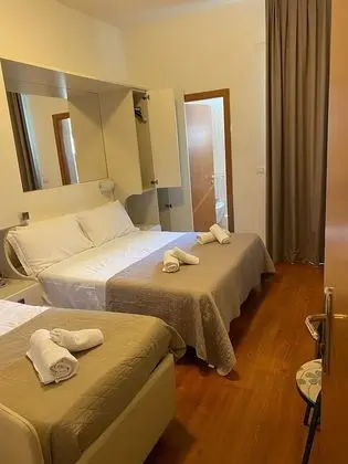 Üç Kişilik Oda