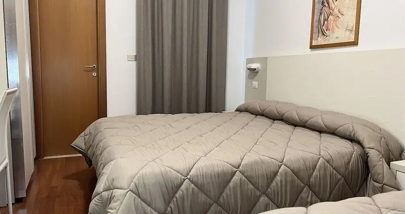 Üç Kişilik Oda