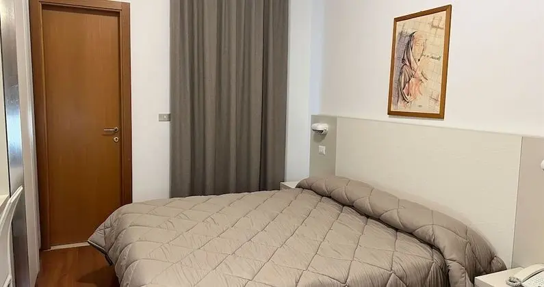 Üç Kişilik Oda