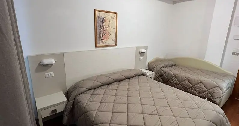 Üç Kişilik Oda