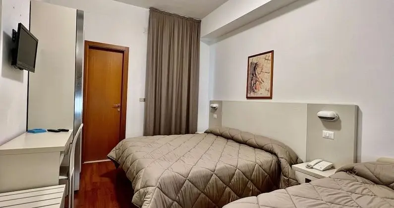 Üç Kişilik Oda