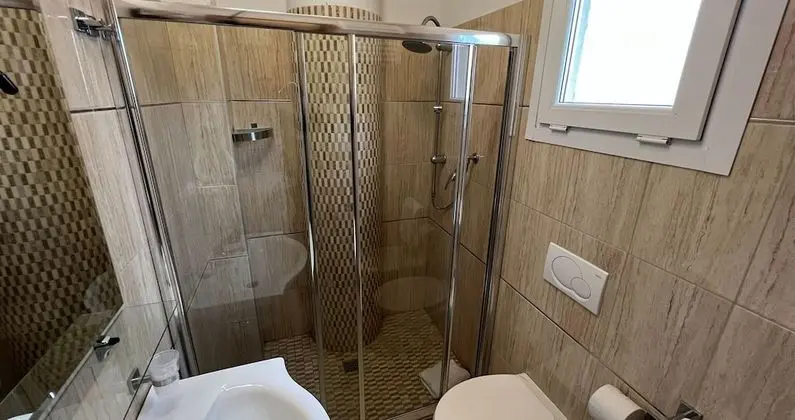 Üç Kişilik Oda
