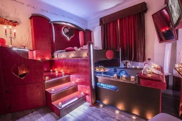 Romantic Oda, 1 Çift Kişilik Yatak, Sıcak Su Küveti