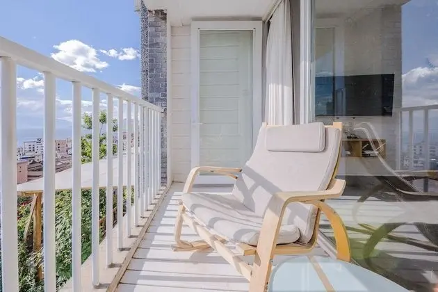 Family Oda, Balkon