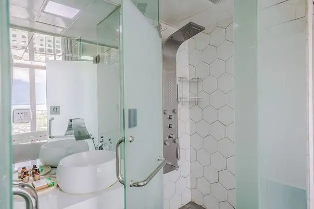 Superior Tek Büyük Yataklı Oda, Balkon, Göl Manzaralı