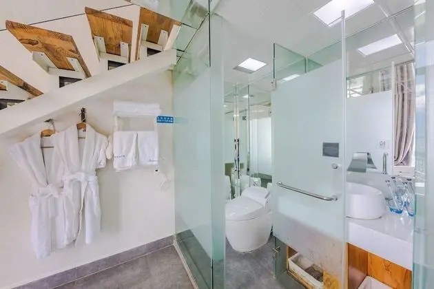 Superior Tek Büyük Yataklı Oda, Balkon, Göl Manzaralı