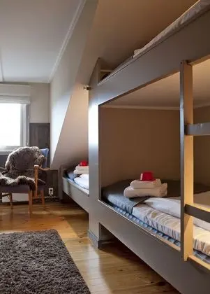 Üç Kişilik Oda, Ortak Banyo