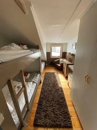 Üç Kişilik Oda, Ortak Banyo